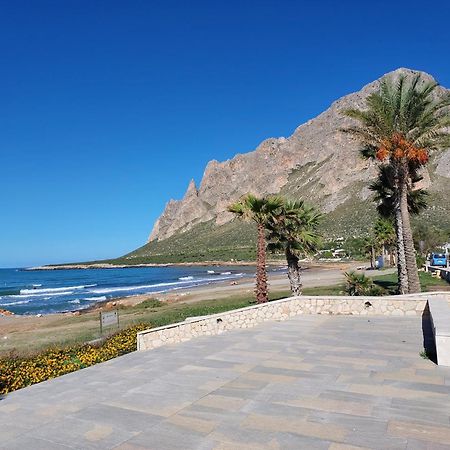 Villa Baia Di Cornino Кустоначи Экстерьер фото