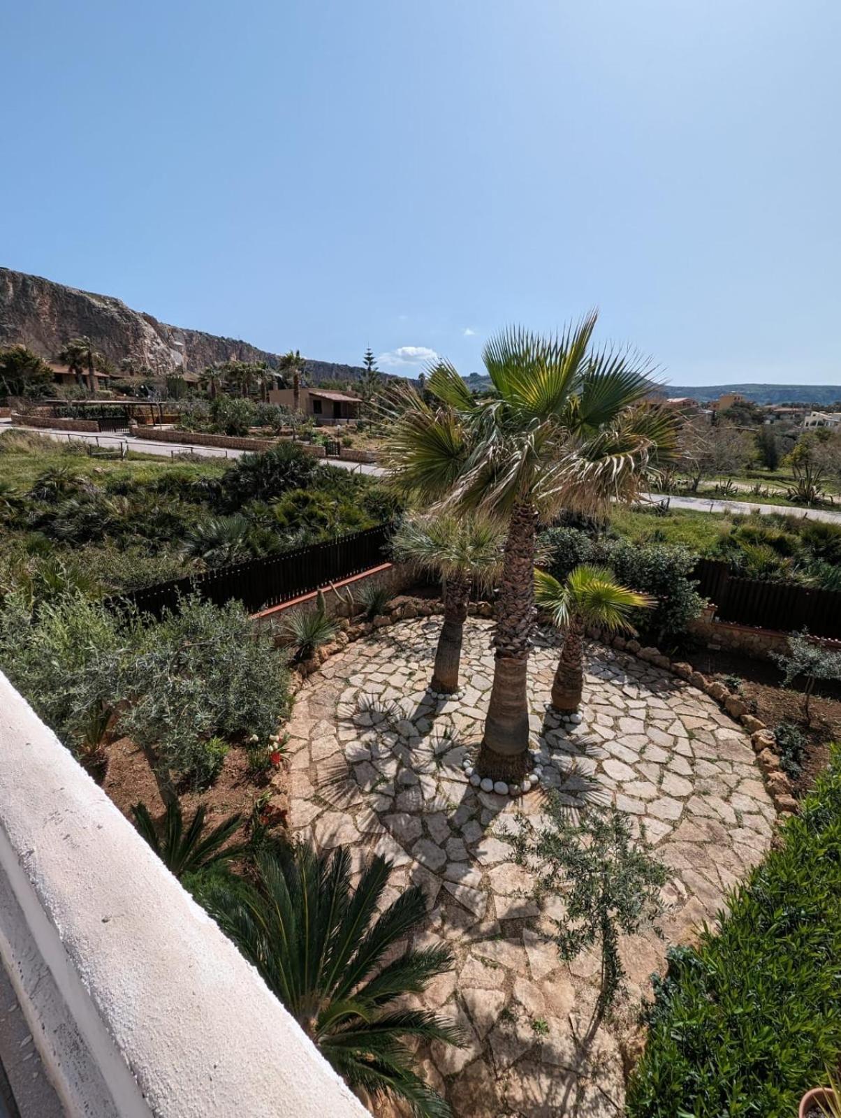 Villa Baia Di Cornino Кустоначи Экстерьер фото