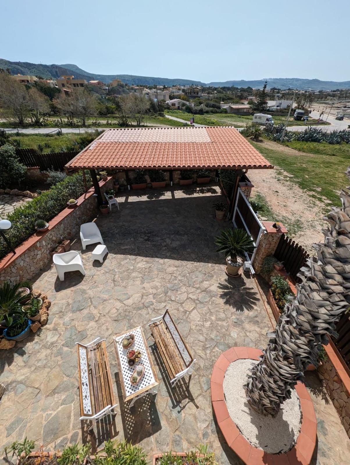 Villa Baia Di Cornino Кустоначи Экстерьер фото