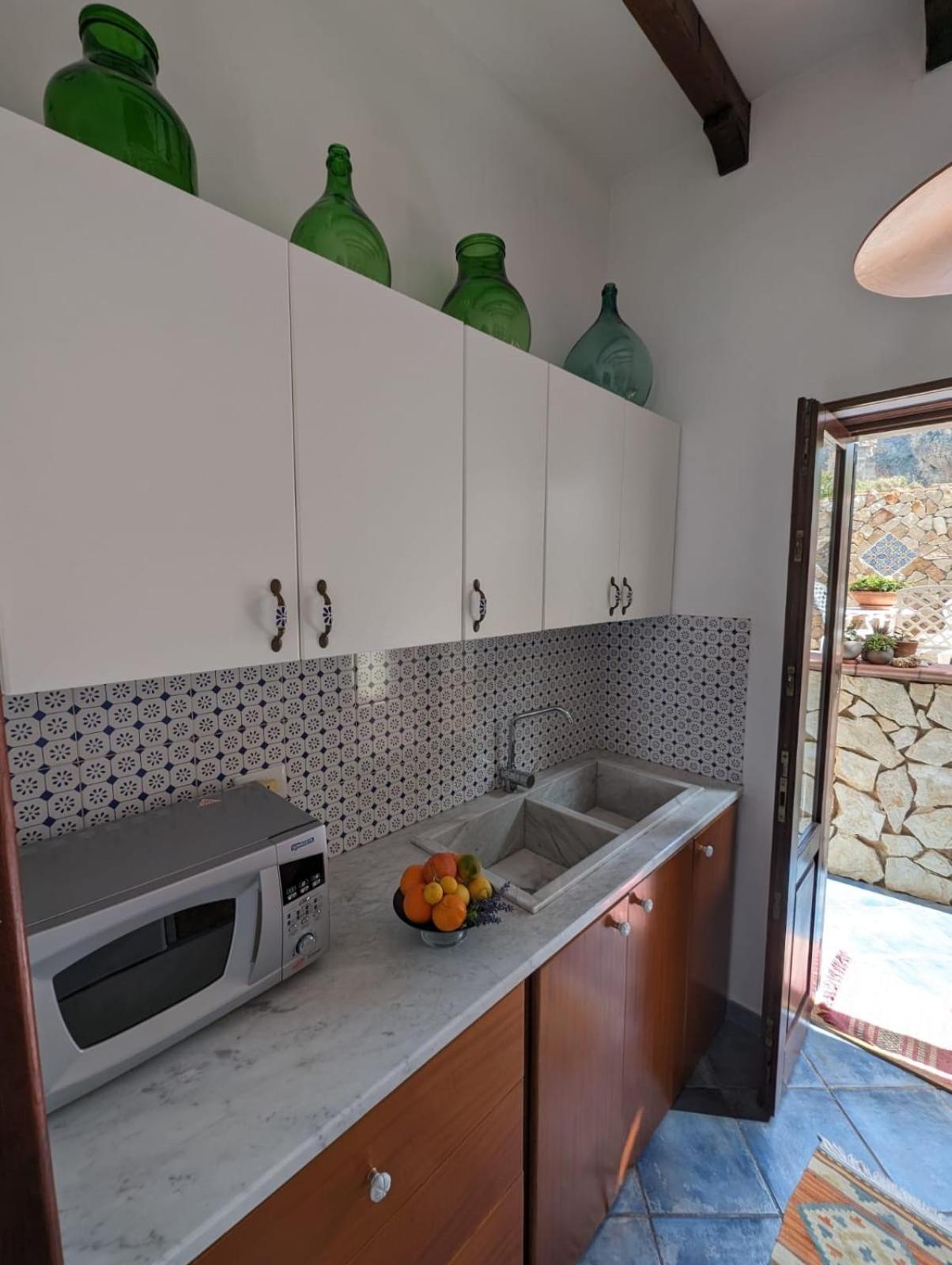 Villa Baia Di Cornino Кустоначи Экстерьер фото
