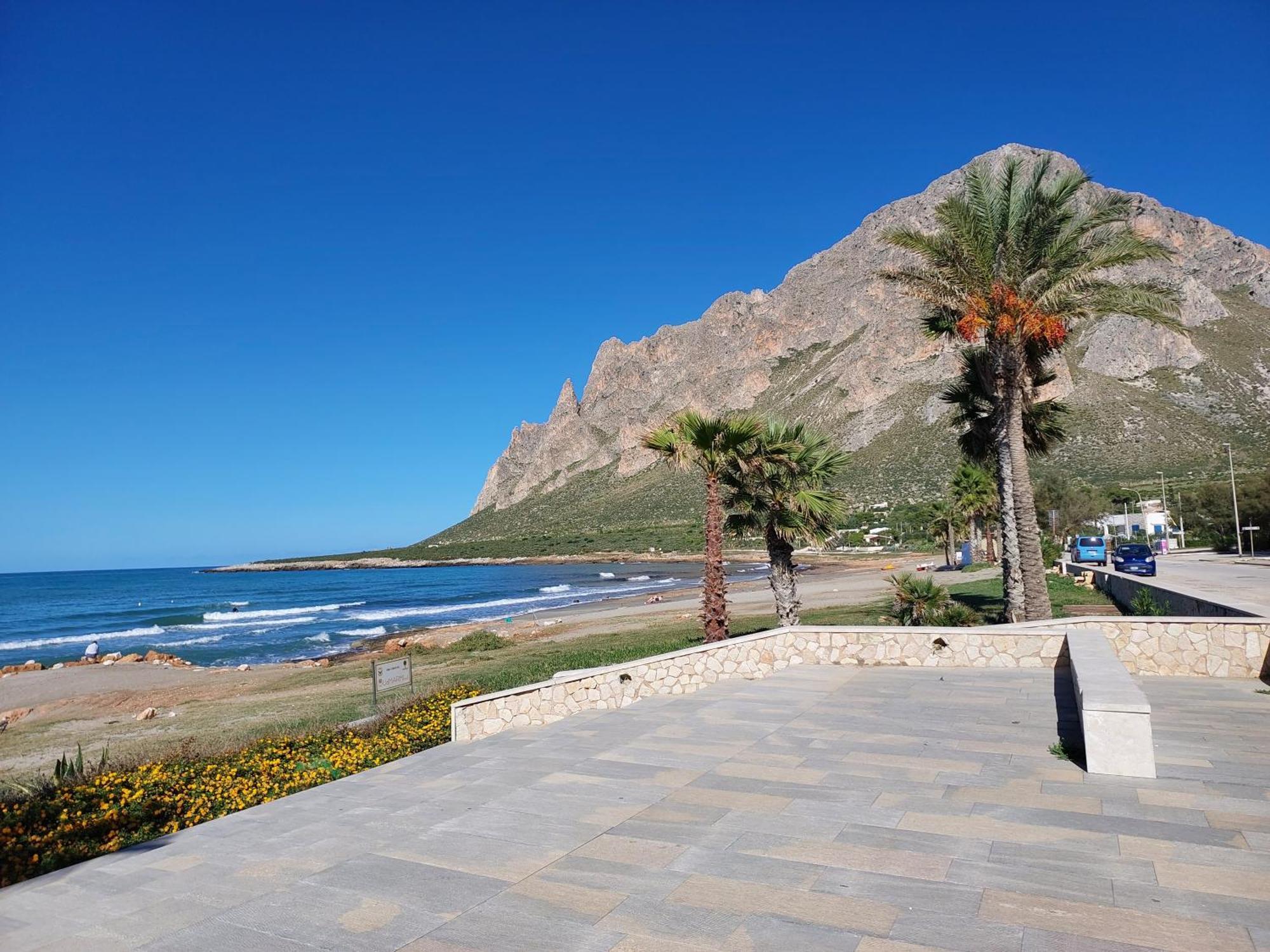 Villa Baia Di Cornino Кустоначи Экстерьер фото